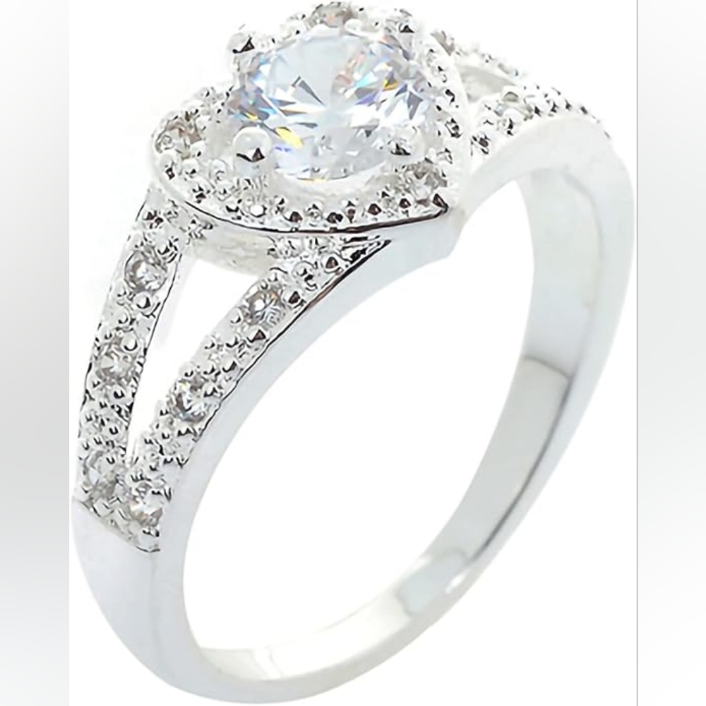 🤍Brand New, Heart-Shaped Crystal on 925 Sterling Silver Ring (Size 8) - Picture 1 of 1